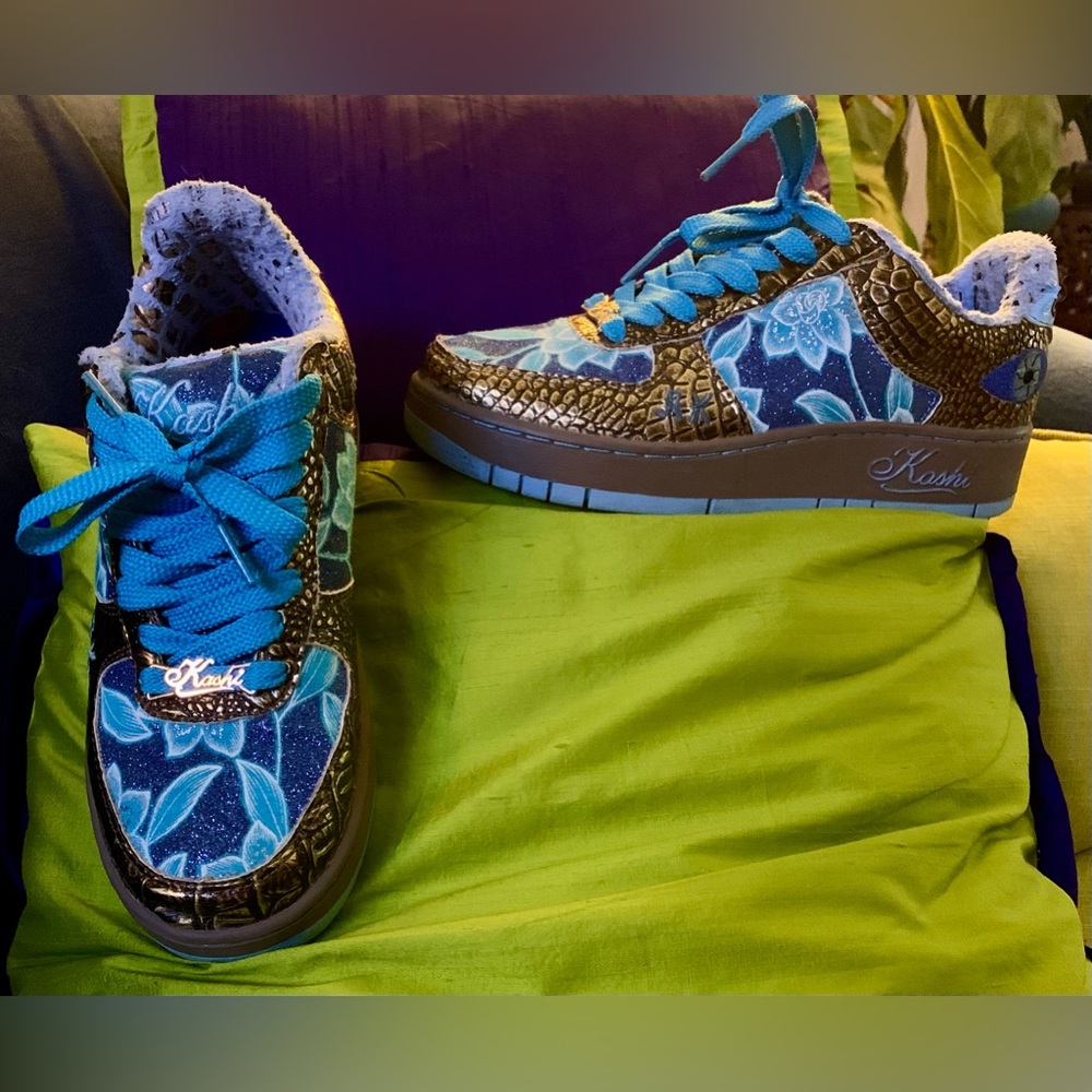 Kashi Kicks Blue & Gold Urban Designed Sneakers Size 7.5